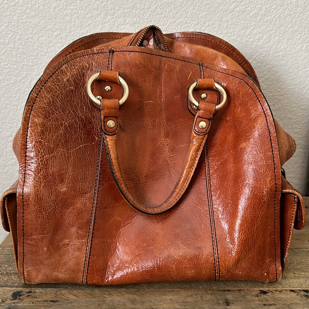 Vintage looking leather Betsy Johnson purse. - Picture 4 of 6
